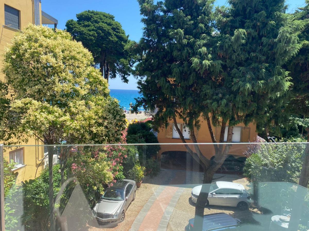 Diano Design&Suite Azur Diano Marina Esterno foto