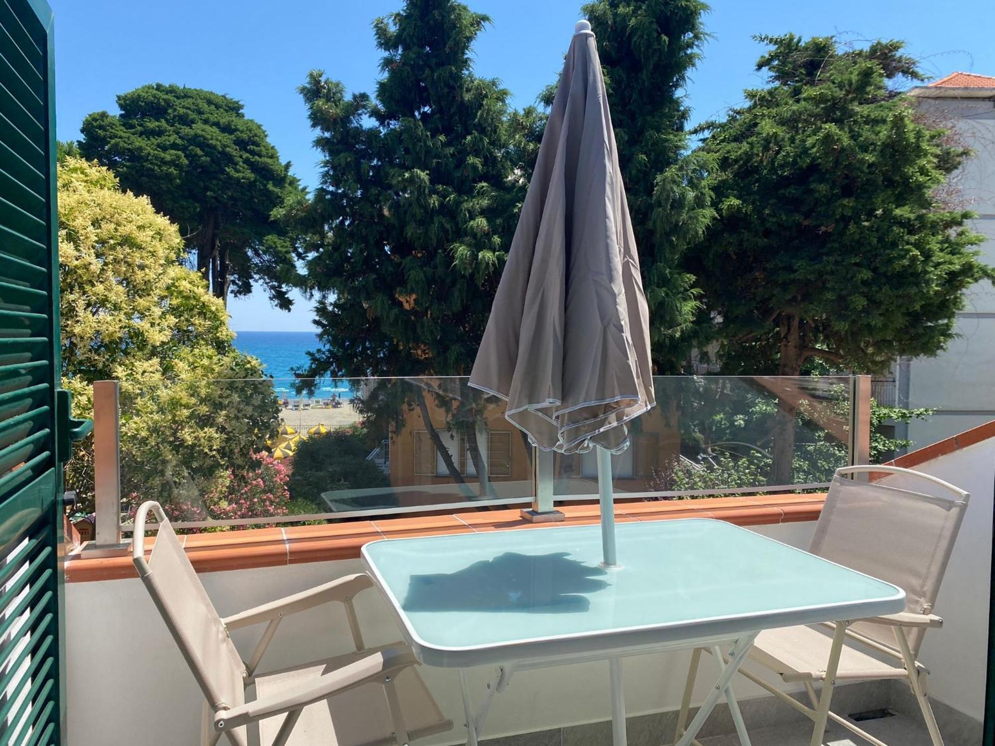 Diano Design&Suite Azur Diano Marina Esterno foto